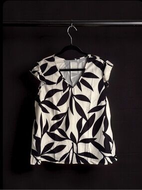 SHEIN Black & White Leaf V-Neck Blouse